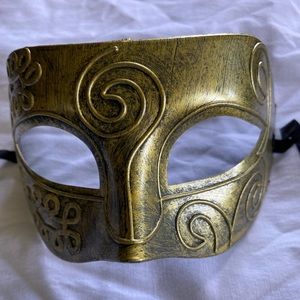 Mardi Gras mask